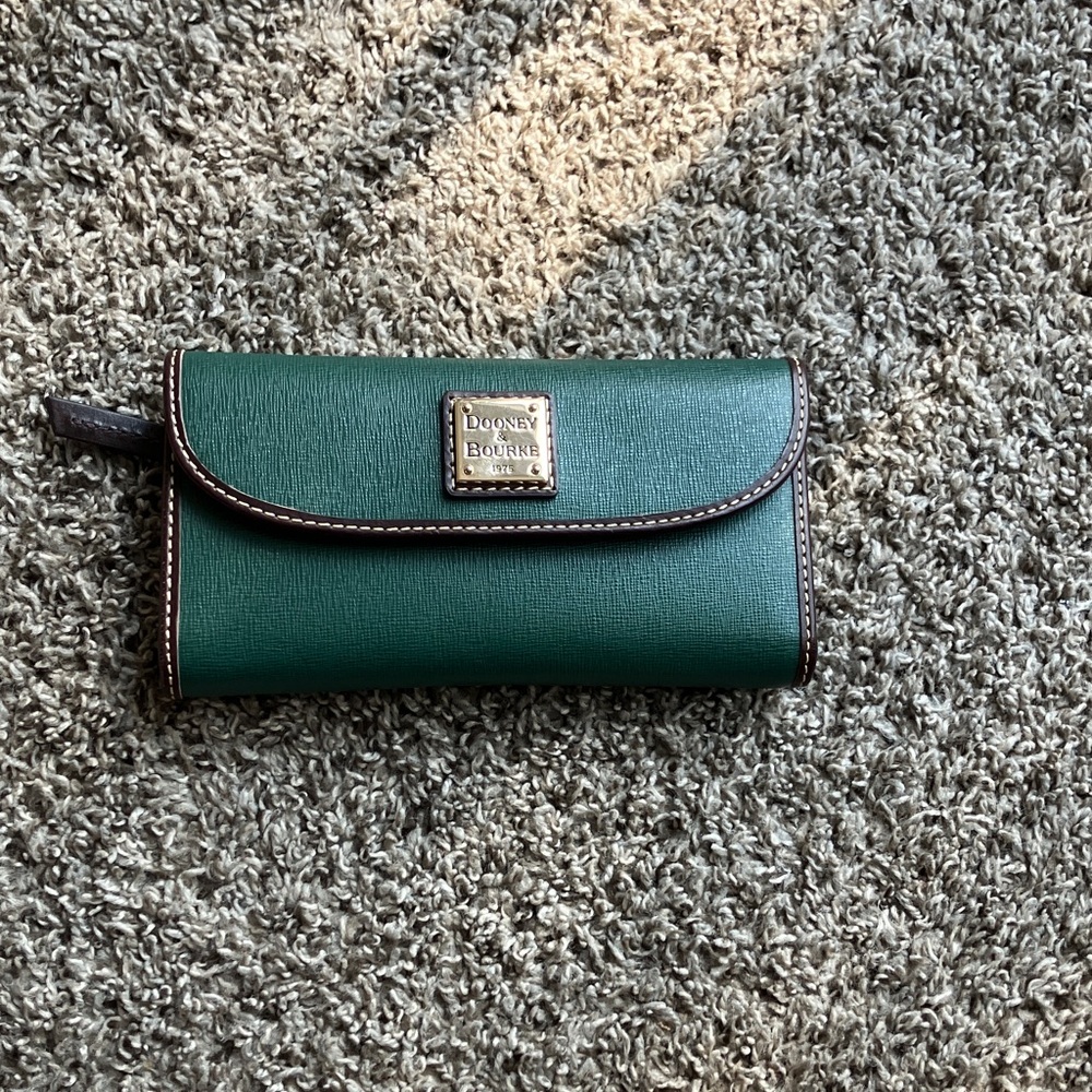 Dooney & Bourke Saffiano Continental Clutch Green/Brown - Picture 2 of 6